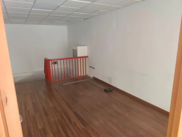 Local comercial en Plaza de San Miguel — 8