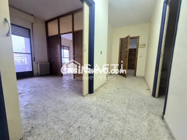 ¡150 m² en la Plaza Cipriano Garcia Piñero! Gran Oportunidad - foto 5