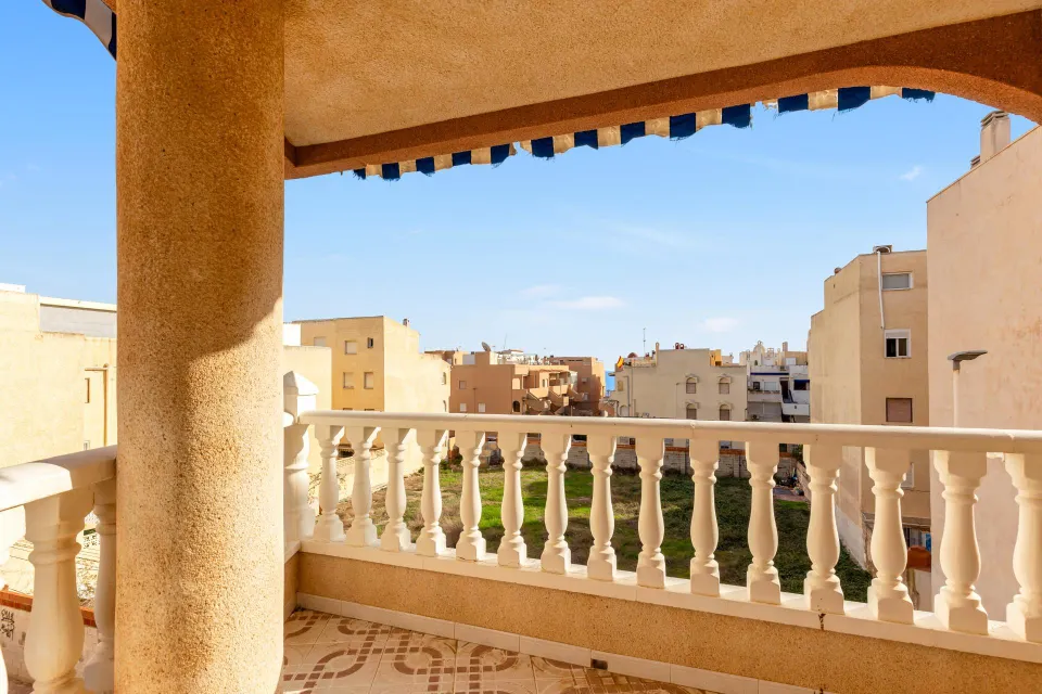 Apartamento de 2 dormitorios a tan solo 100 metros de la playa en La Mata!!