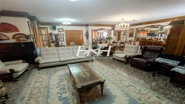 Sensacional villa en urbanización Santa Bárbara. / HH Asesores inmobiliarios. — 25