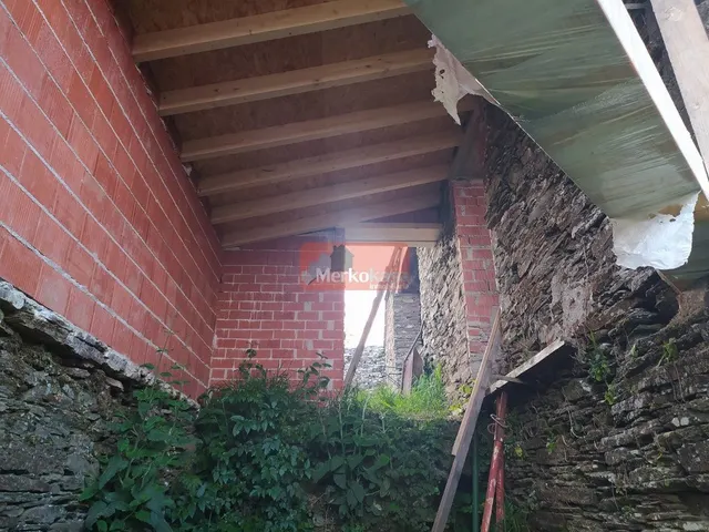 SE VENDE CASA SEMI-REFORMADA EN COESES A 12 KMS DE LUGO. — 8