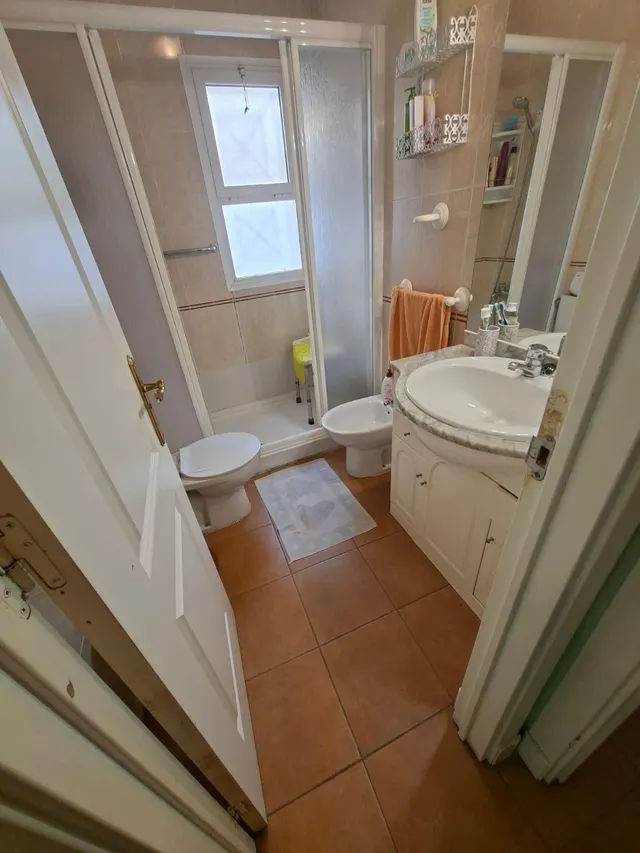 Villa con piscina comunitaria, Alicante, Torrevieja. 4 dormitorios, 82 m2, 1,2 kilómetros del mar — 20