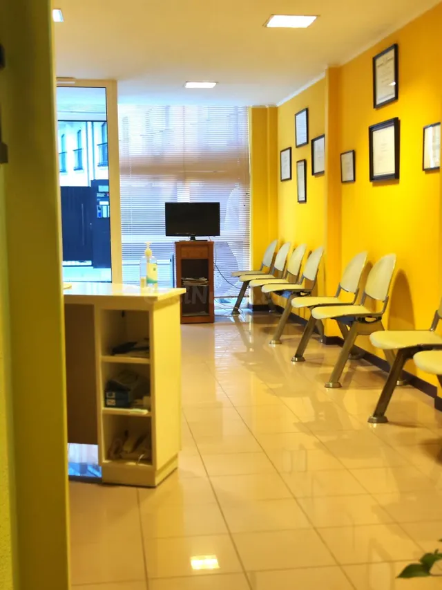 Venta de local en  A Coruña — 2