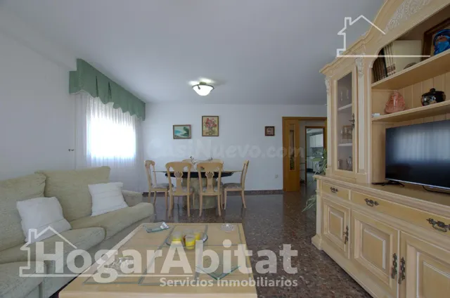 ¡VISTAS AL MAR! PRECIOSO PISO CON GARAJE, TERRAZA Y PISCINA - foto 5