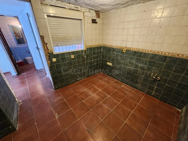 ¡La oportunidad que buscabas! Casa de esquina para reformar  - foto 5
