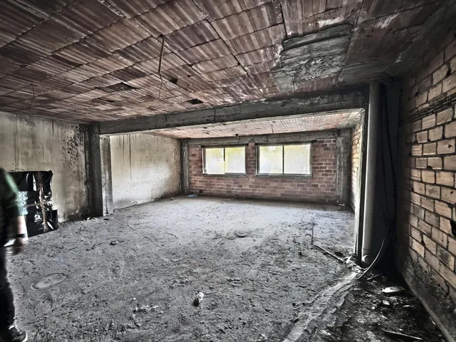 Dos locales para convertir en viviendas en Portanova, Ferrol — 10