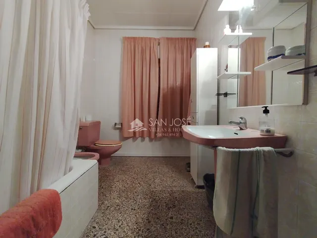 SE VENDE CHALET EN PARCELA URBANA EN LA ROMANA — 32