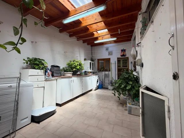 Casa de 5 habitaciones con garaje para 2 coches, terraza y aire acondicionado – lista para entrar a vivir — 34