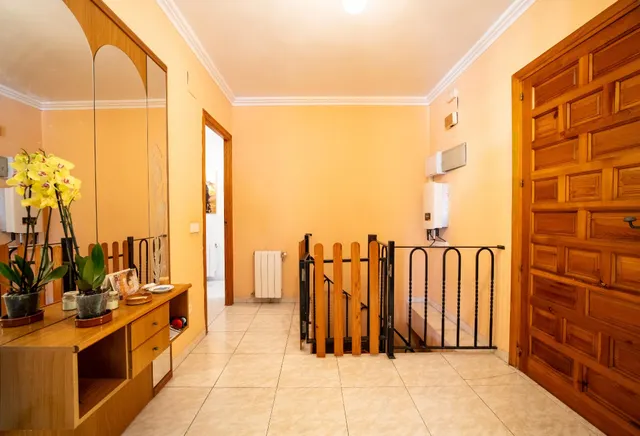 Chalet independiente en parcela esquinera de 515 m2 con gran garaje en Maravisa — 15