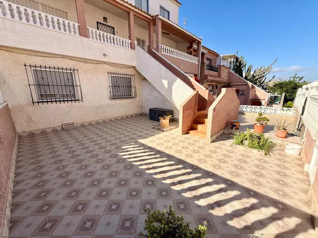 Adosado en planta alta en El Paraíso, Torrevieja — 6