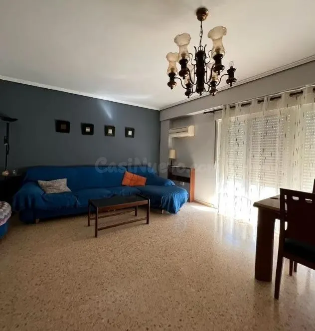 Amplio piso con 4 dormitorios y terraza en la playa de Sagun