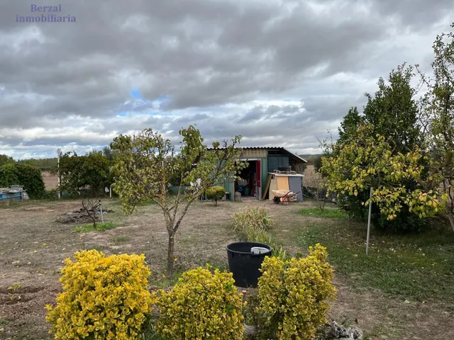 Finca rústica, vallada con agua de pozo, luz con generador. — 6