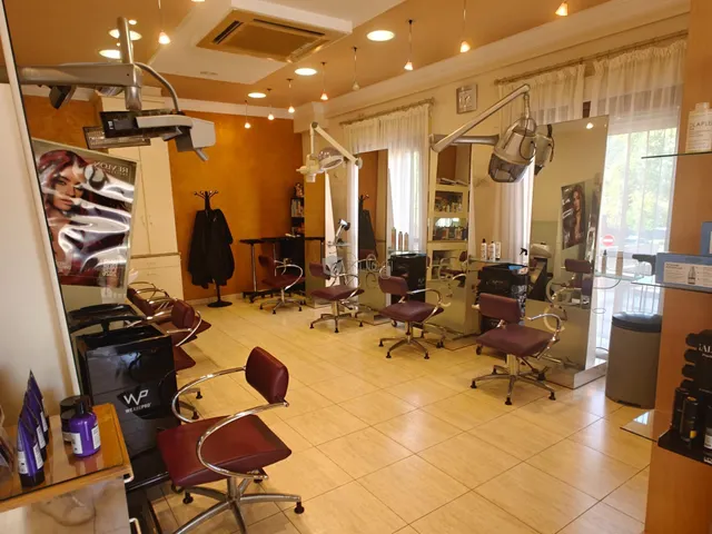SE VENDE PELUQUERIA CON TIENDA Y MAQUINARIA EN ANDOAIN — 9