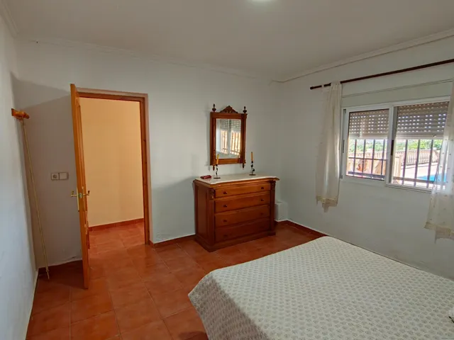 Chalet con piscina — 16