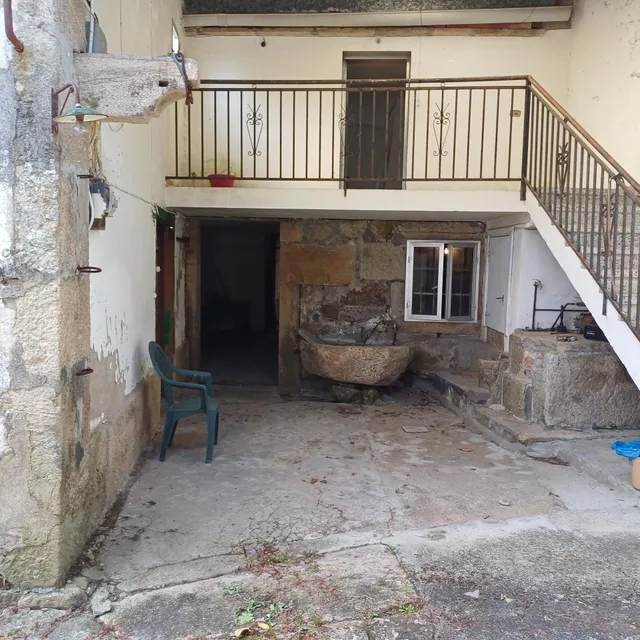 CASA EN VENTA PARA RESTAURAR — 42