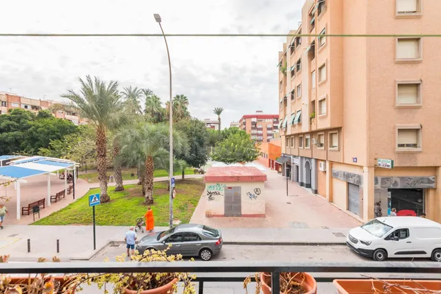 Amplio piso en venta para reformar en el Barrio del Carmen, 