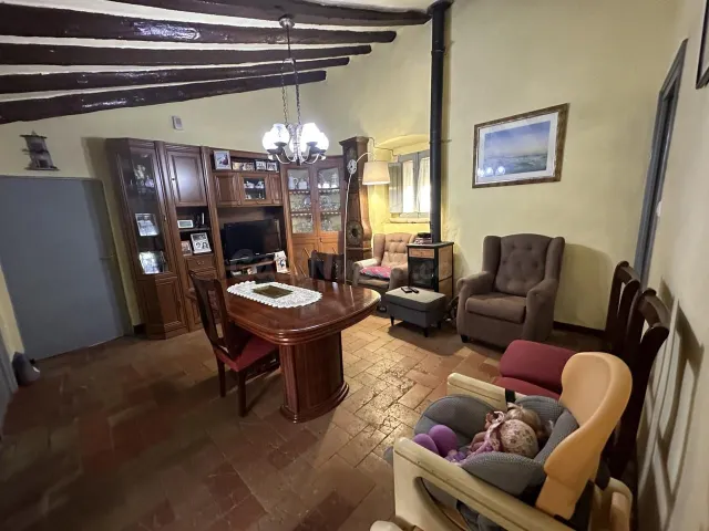 ¡CASA RÚSTICA CON TERRENO EDIFICABLE EN PAU! - foto 4