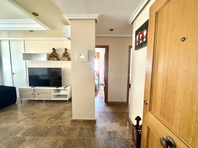 GRANDE APARTAMENTO DE 4 DORM. 2 BAÑOS. A 400 METROS DEL PUER
