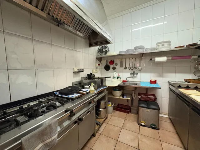 FANTASTICO LOCAL COMERCIAL EN VICENTE BLASCO IBAÑEZ — 10