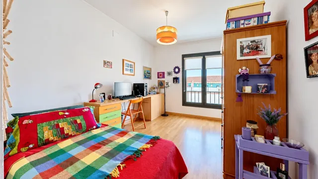 Ático dúplex de 5 dormitorios en el corazón de Valls con garaje privado y piscina — 18