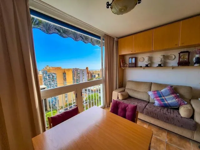 ️ estudio en 14.ª planta con vistas al skyline de Benidorm y al mar, a unos 800 mts. a la playa — 6