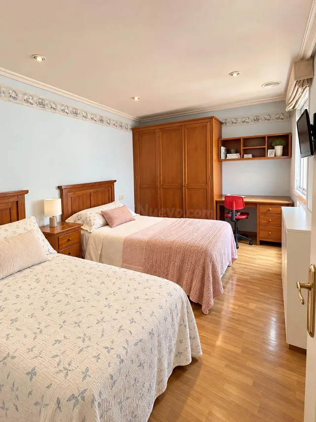 Amplio Piso en el Corazón de Elche por €220,000 — 4