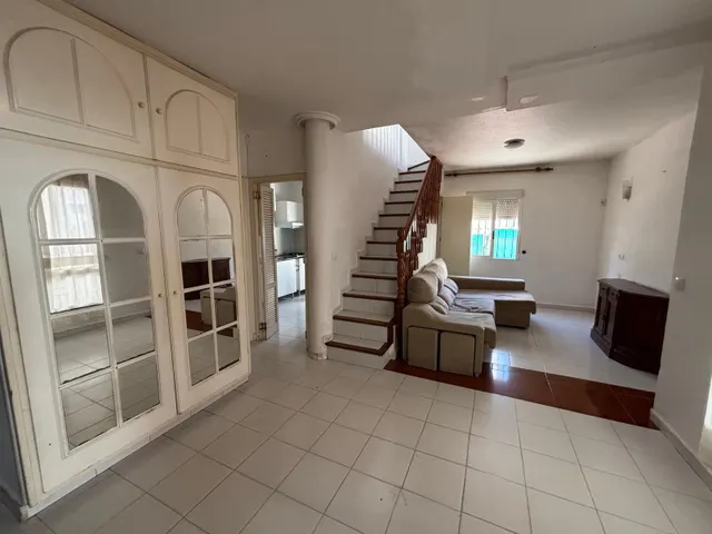 Oportunidad en Los Altos: Bungalow de 2 dormitorios con jardín privado y solárium — 15