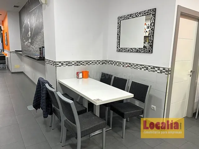 Bar Cafetería con cocina y terraza en Torrelavega - foto 5