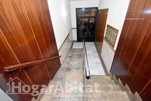 SEMIREFORMADA CON 4 DORMITORIOS Y ASCENSOR — 47