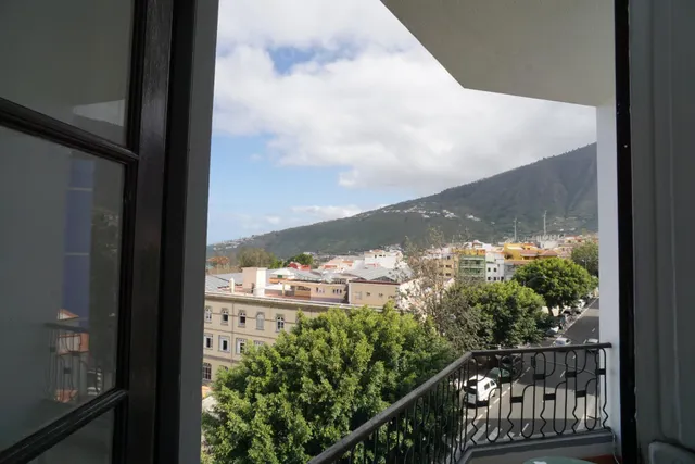 Amplio piso a reformar en el centro de la  Orotava — 2