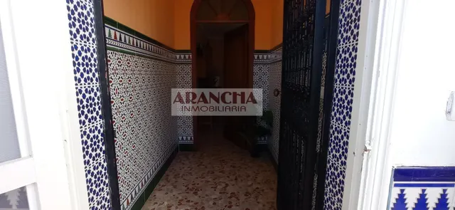 Chalet de 200m y dos naves en parcela de 6700 — 9
