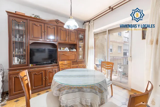 Piso amplio de tres dormitorios en ribera del genil-camino de ronda — 4