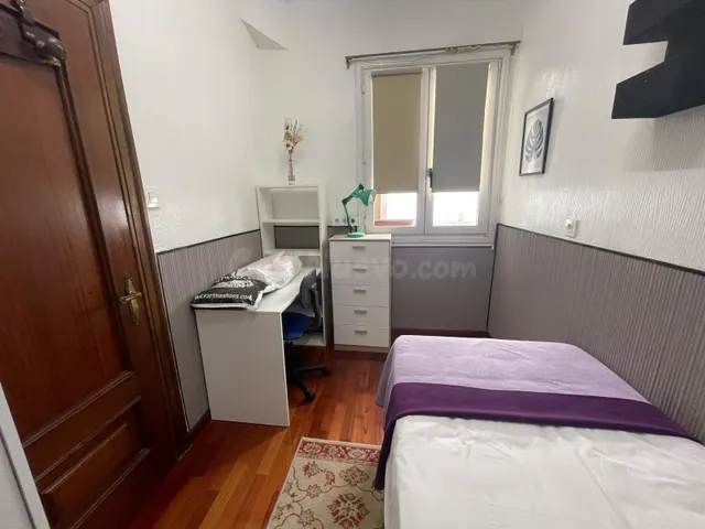 Se Alquila Vivienda de 4 dormitorios y 2 baños en Zona Campo - foto 3