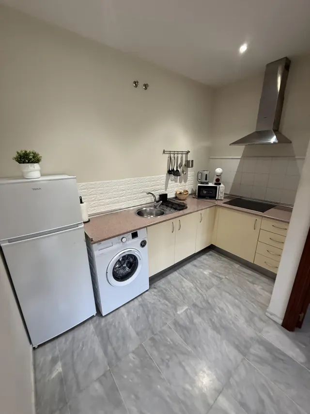 APARTAMENTO TURÍSTICO EN EDIFICIO LUXSEVILLA (BORMUJOS) - foto 3