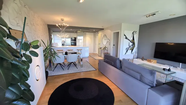 Piso con gran salón de 45 m2, garaje y trastero junto al Parque de Vioño — 11