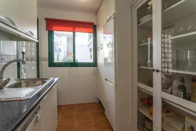 APARTAMENTO EN ALHAURIN GOLF CON TERRAZA CON BUENAS VISTAS, PARKING Y PISCINA Y JARDÍN COMUNITARIO — 9