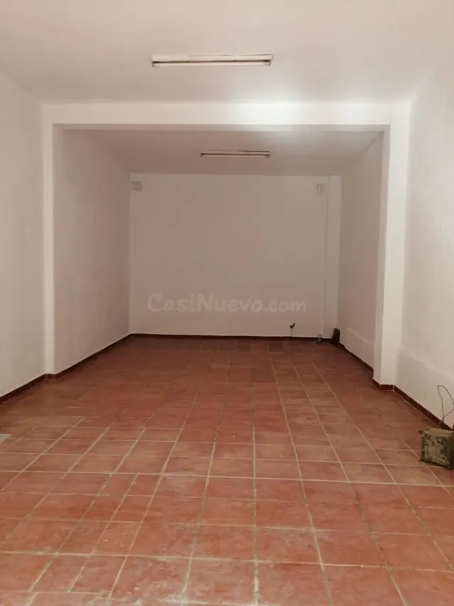 LOCAL DE 56 M2 JUNTO A LA PLAZA PAVIA. - foto 3
