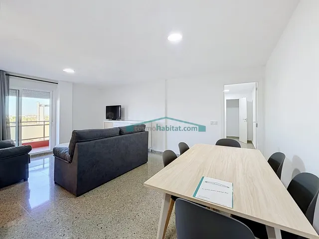 Piso reformado con terraza en alquiler en la zona de Avenida de Cataluña, Valencia — 2