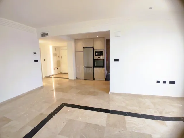 "Apartamento en alquiler de larga temporada frente al mar" — 4