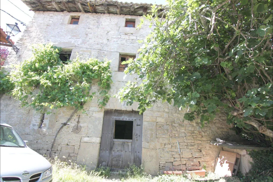 Ekiser vende casa con terreno en Ansoain pueblo