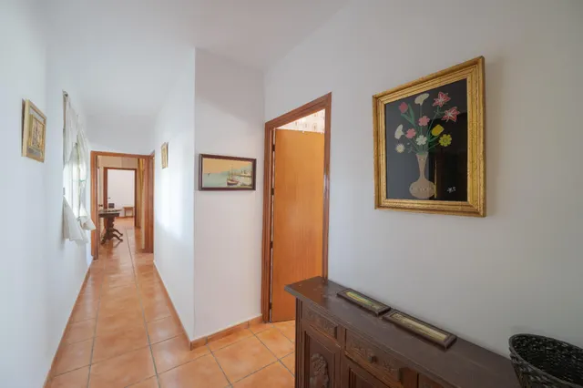 GRAN PARCELA CON VIVIENDA UNIFAMILIAR, 3 APARTAMENTOS, PISCINA Y VISTAS PANORÁMICAS EN PADUL (GRANADA) — 1.430 m2 DE TERRENO — 21