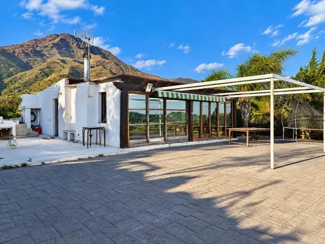 VENTA DE EXCEPCIONAL FINCA RÚSTICA CON GRAN PARCELA Y EDIFICACIONES EN ESTEPONA — 19