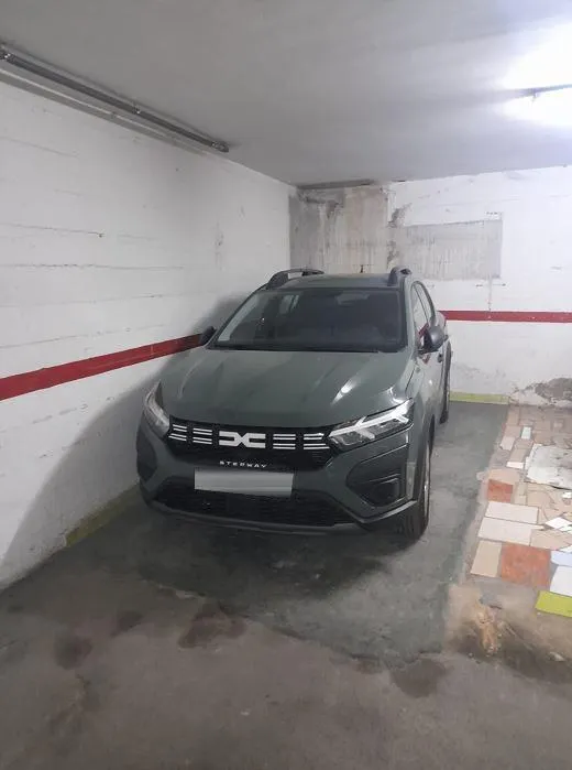 Urbis te ofrece un garaje en venta en zona Pizarrales, Salamanca.