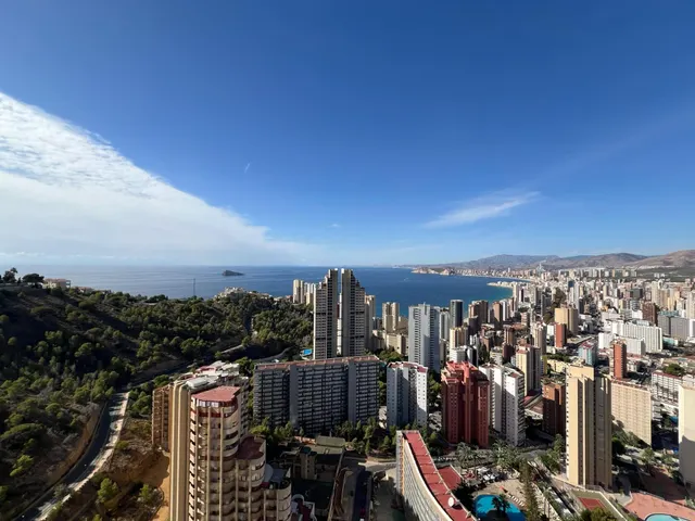 SE VENDE APARTAMENTO CON VISTAS MAGNIFICAS AL MAR NUEVO A ES