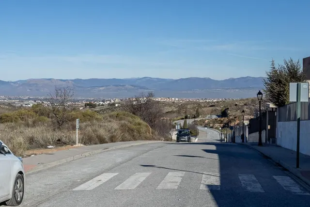 Oportunidad de Inversión en Dilar: Parcela en Urbanización Cañadas del Parque — 11