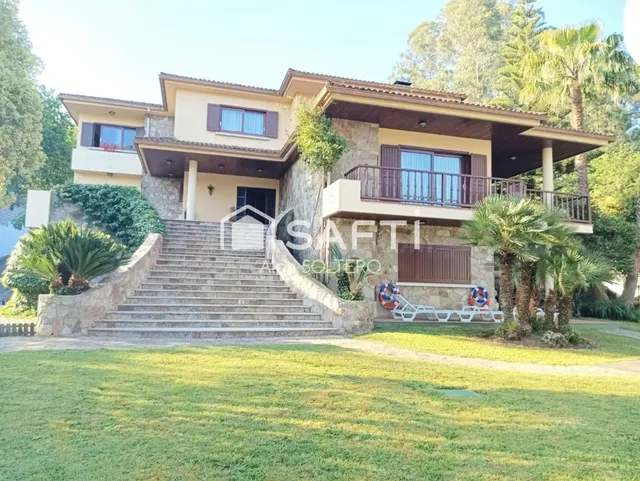 Exclusivo Chalet con finca privada y piscina - foto 2