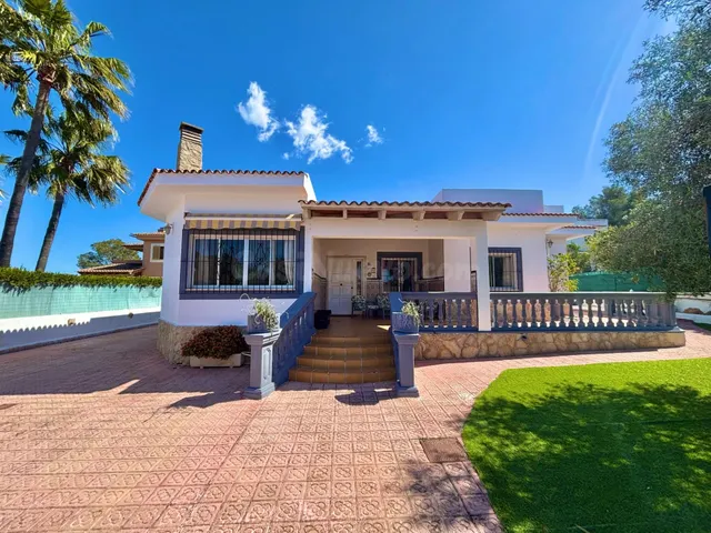 Villa con vistas parciales al mar en Ses Palmeres con aparta - foto 2