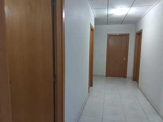 Se vende piso para entrar a vivir a 20 minutos de Alicante, con todos los servicios a mano, ascensor, plaza de garaje y trastero — 17