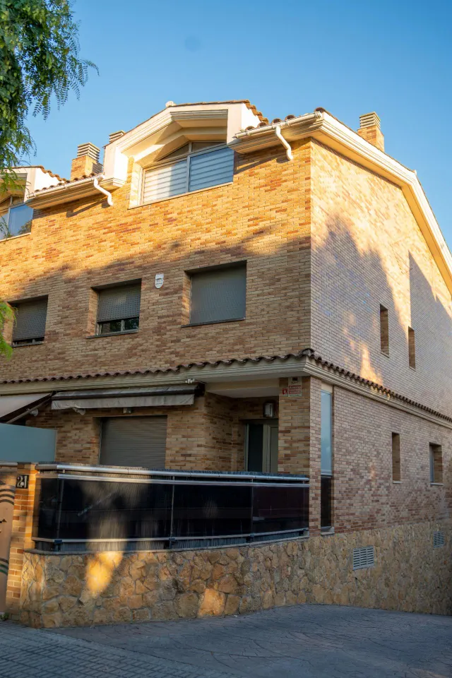 CASA ESQUINERA DE 5 habitaciones EN BARENYS — 20