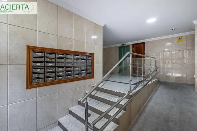 PISO REFORMADO JUNTO AVENIDA CADIZ — 32
